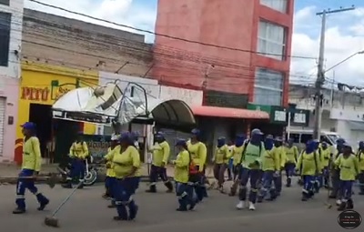 Bloco da Limpax faz limpeza das ruas de Salgueiro no pós-Carnaval